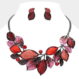 Epoxy Leaf Vine Necklace