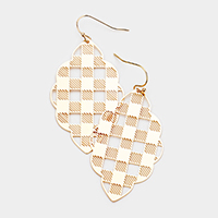 Slash Pattern Detail Metal Leaf Earrings