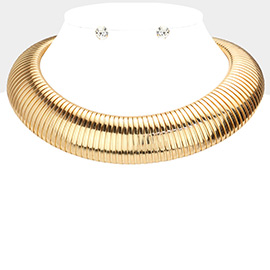 Wide Ribbed Metal Choker Necklace