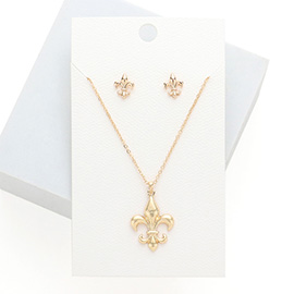 Metal Fleur de Lis Pendant Necklace