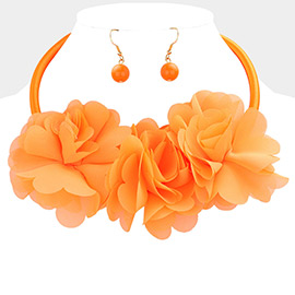 Triple Mesh Fabric Flower Necklace