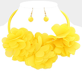 Triple Mesh Fabric Flower Necklace