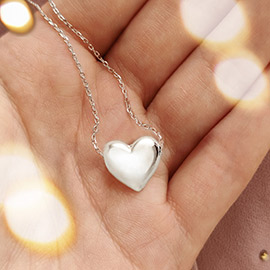 Metal Heart Pendant Necklace