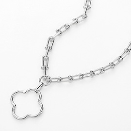 Open Quatrefoil Pendant Hardware Chain Necklace