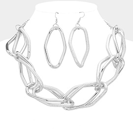 Wavy Open Metal Link Necklace