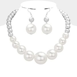 Multi Sized Pearl Necklace