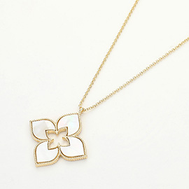 Mother Of Pearl Clover Pendant Necklace